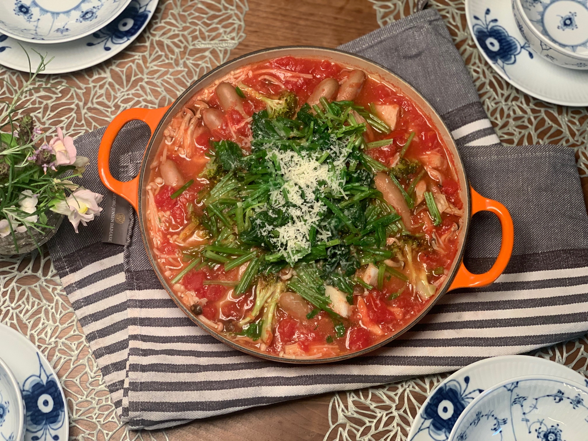 塩麹とトマトのキャベツたっぷり西のまるごと鍋