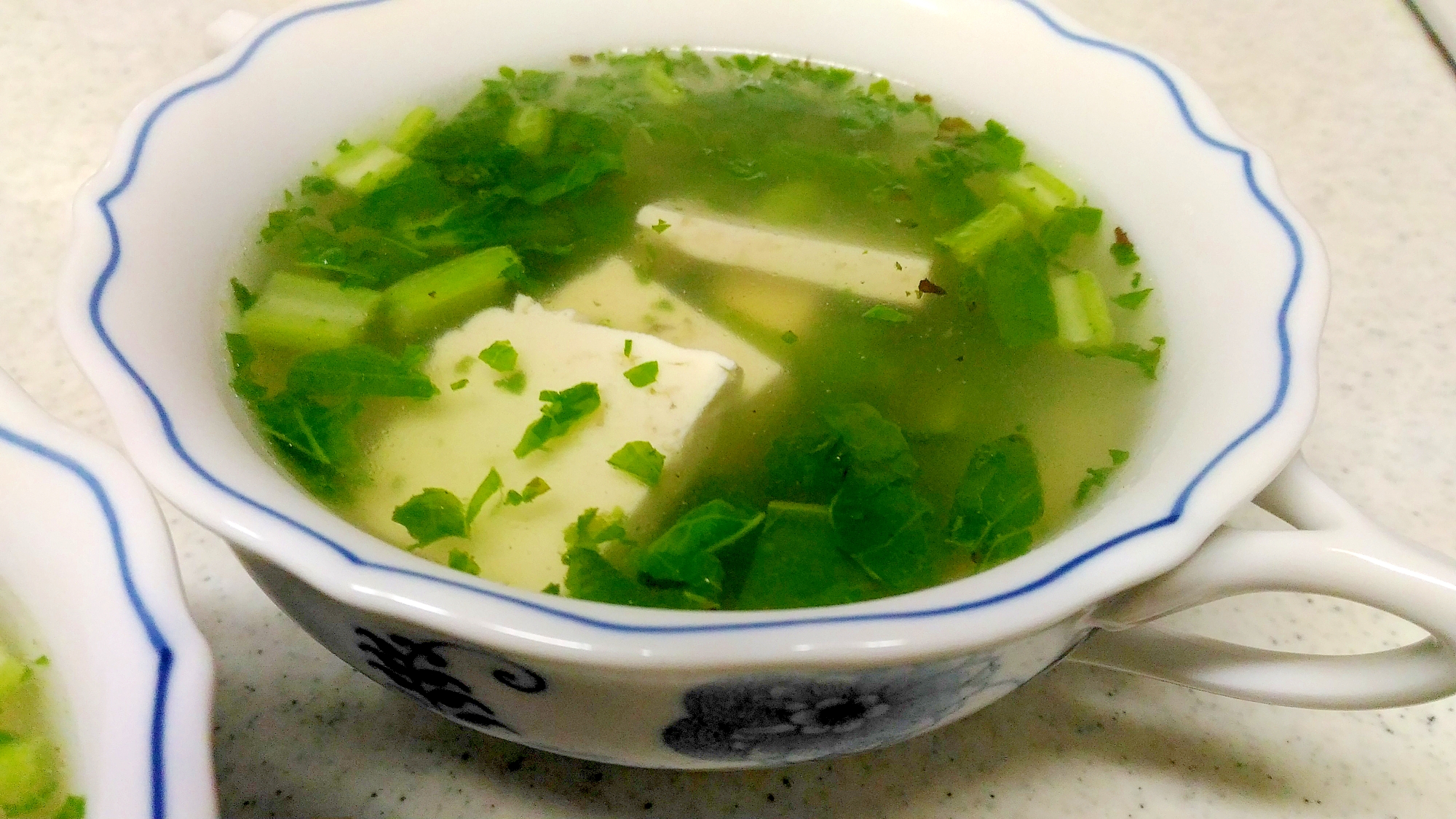 豆腐と大根葉の塩スープ