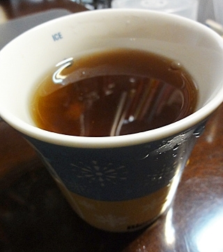 夏の麦茶の残りがあったので、美味しく頂きましたー！生姜麦茶は初めてでしたが、とてもいけるのでビックリです。寒い日もこれでポカポカです！