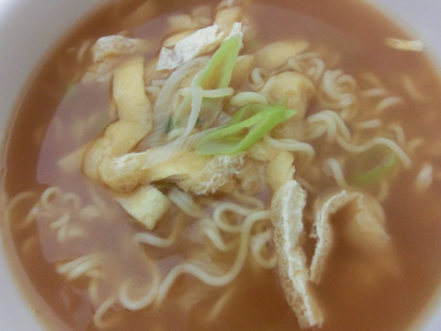 油揚げとネギのラーメン