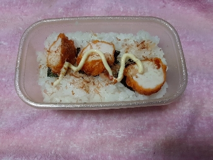 お弁当　海苔とからあげクンとかつお節のご飯