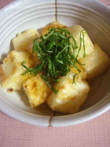 手順も簡単でシンプルなお豆腐がま～美味し揚げだし豆腐になりました(^^♪もちふわの揚げだし豆腐美味しく頂きました。
お財布にも優しい揚げだし豆腐また作りたいです