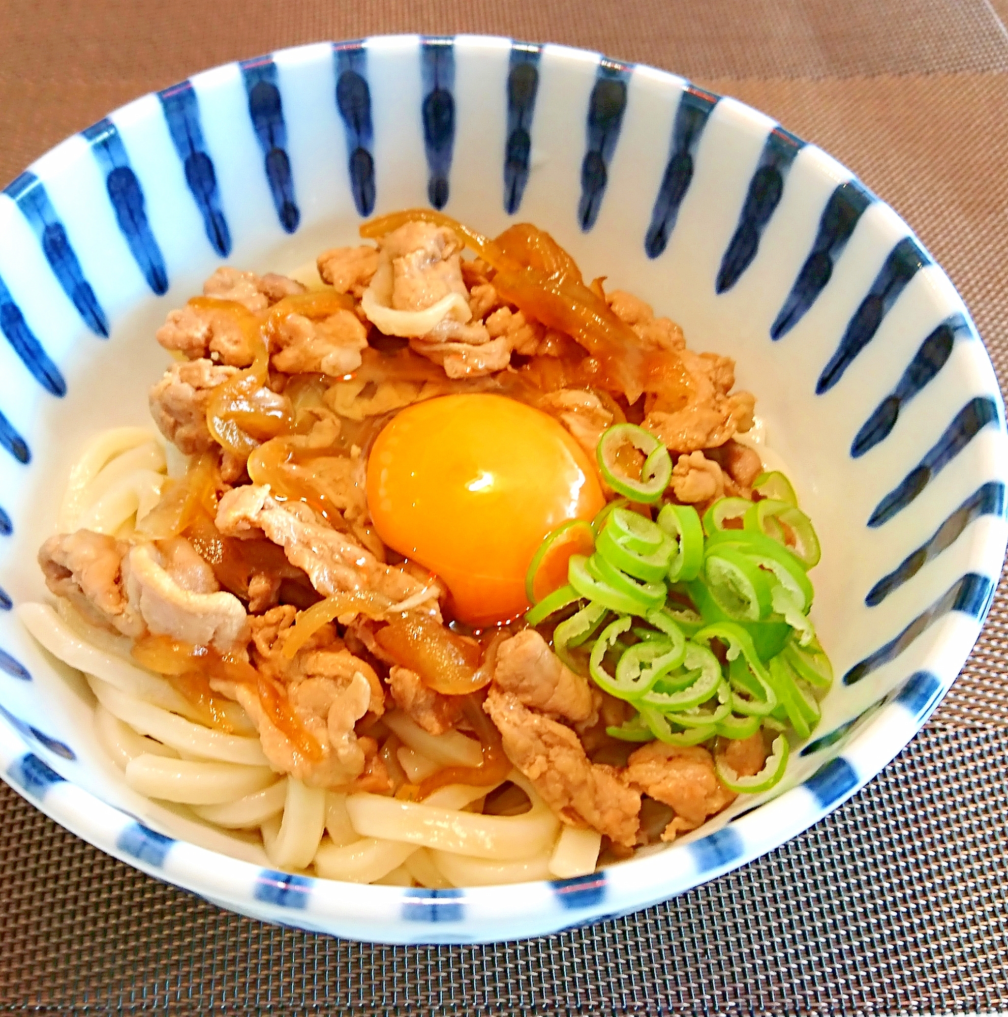 汁なし豚玉うどん