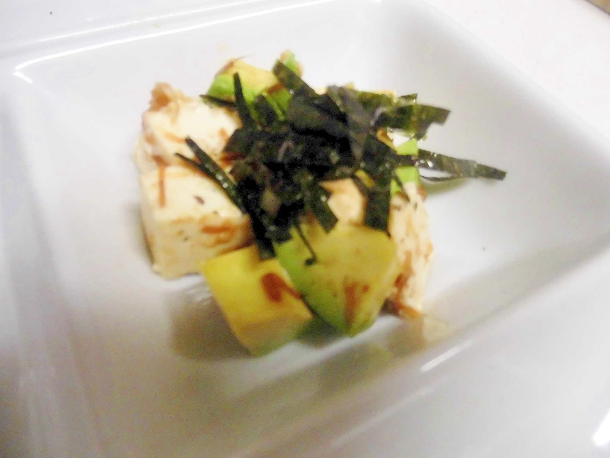 ［お手伝いレシピ］アボカドと豆腐のサラダ