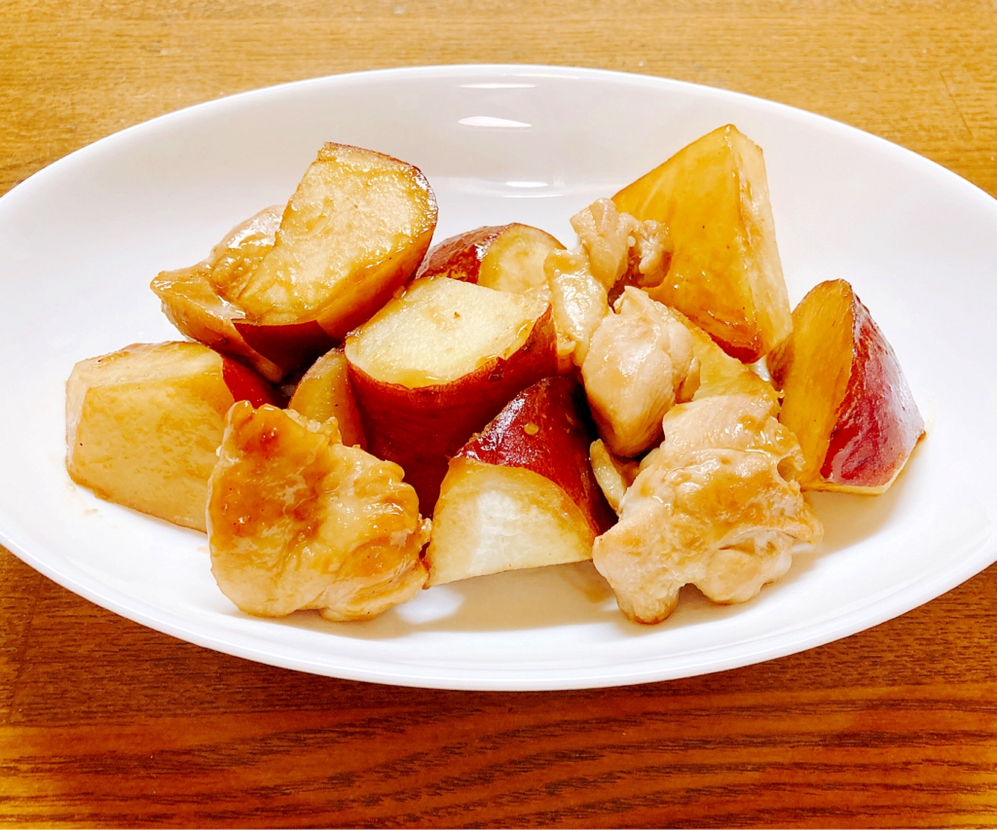 薩摩芋と鶏モモ肉の焼肉のタレ炒め