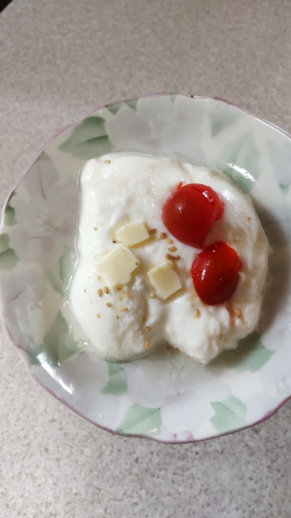 今日のヨーグルト♡キャンディチーズ&フルーツトマト