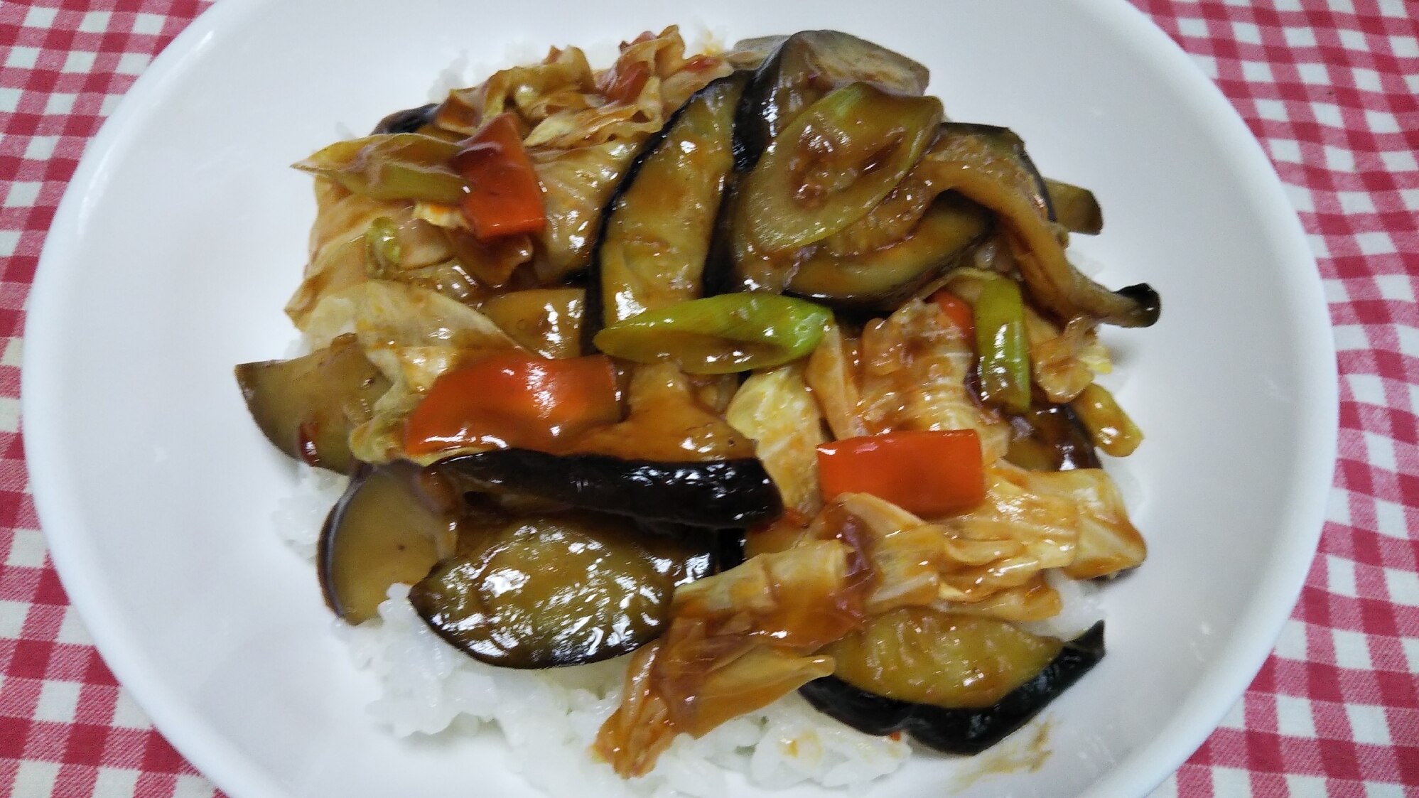 キャベツと人参と長ねぎ入り麻婆茄子丼☆ レシピ・作り方 by ミニー