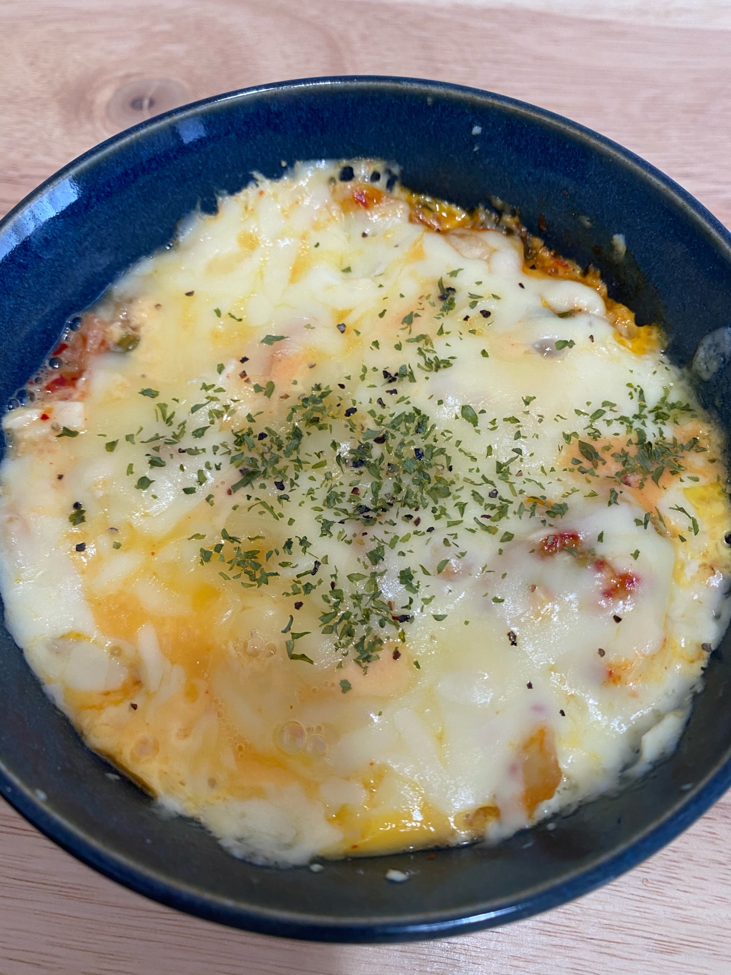 混ぜるだけ！レンジでヘルシーキムチ豆腐グラタン