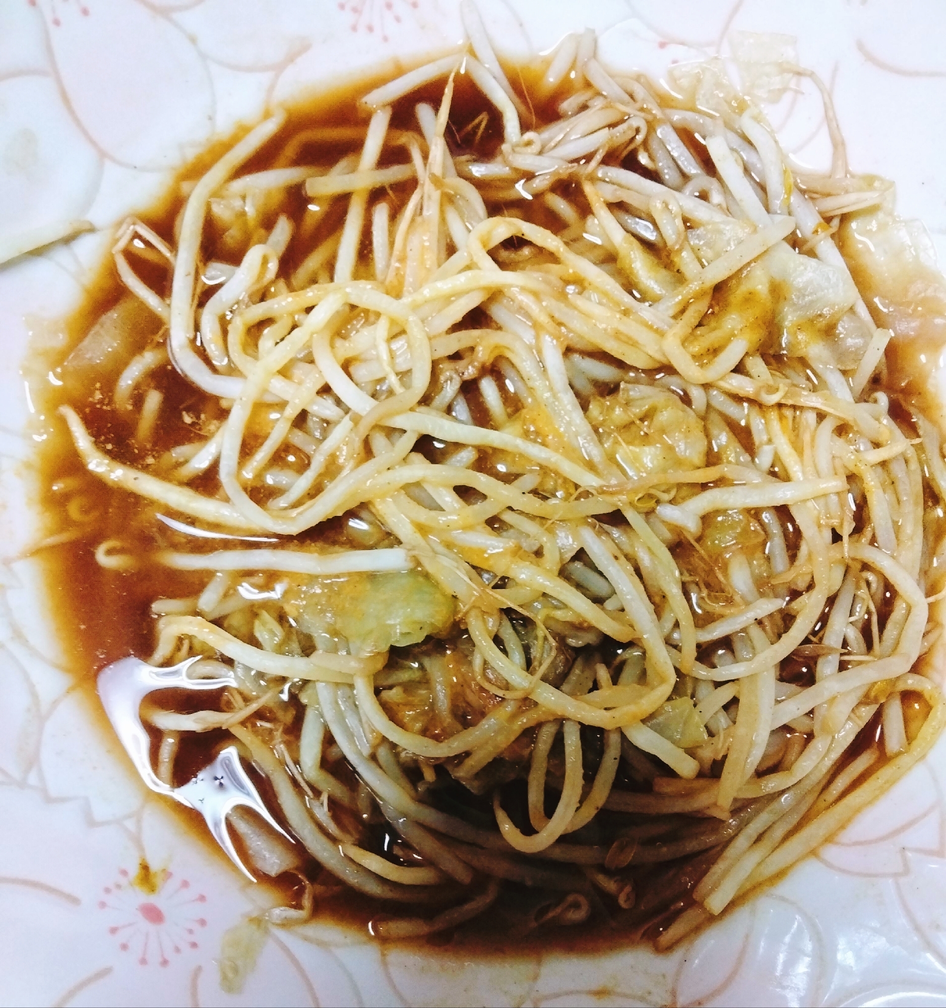 レンジで！モヤシとレタスと粉チーズのカレーソース煮