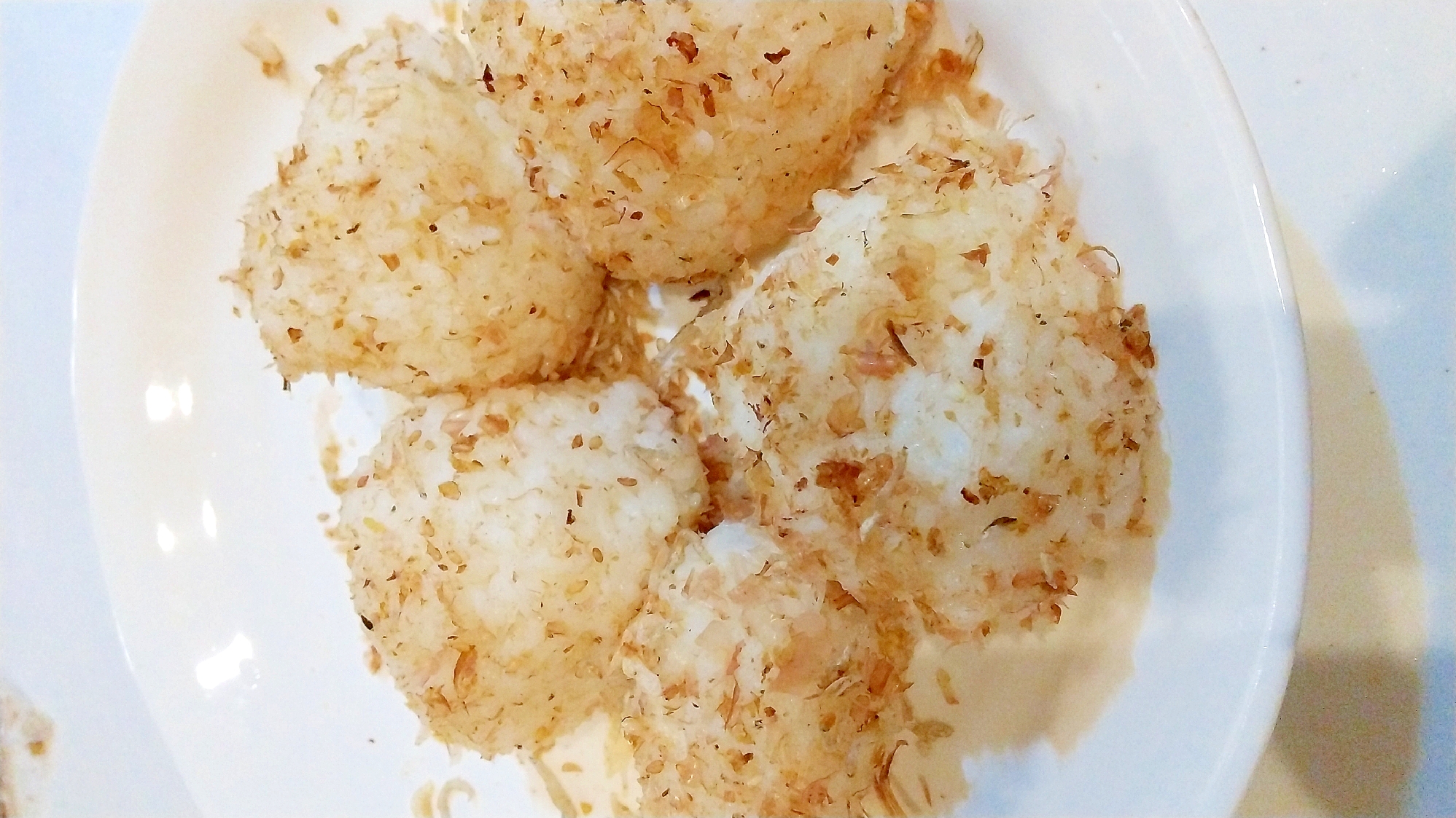 無添加ふりかけでおにぎり。お子様にも安心