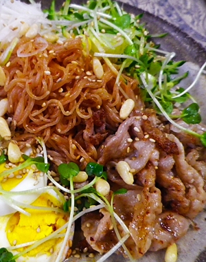 しゃぶ肉のビビン麺