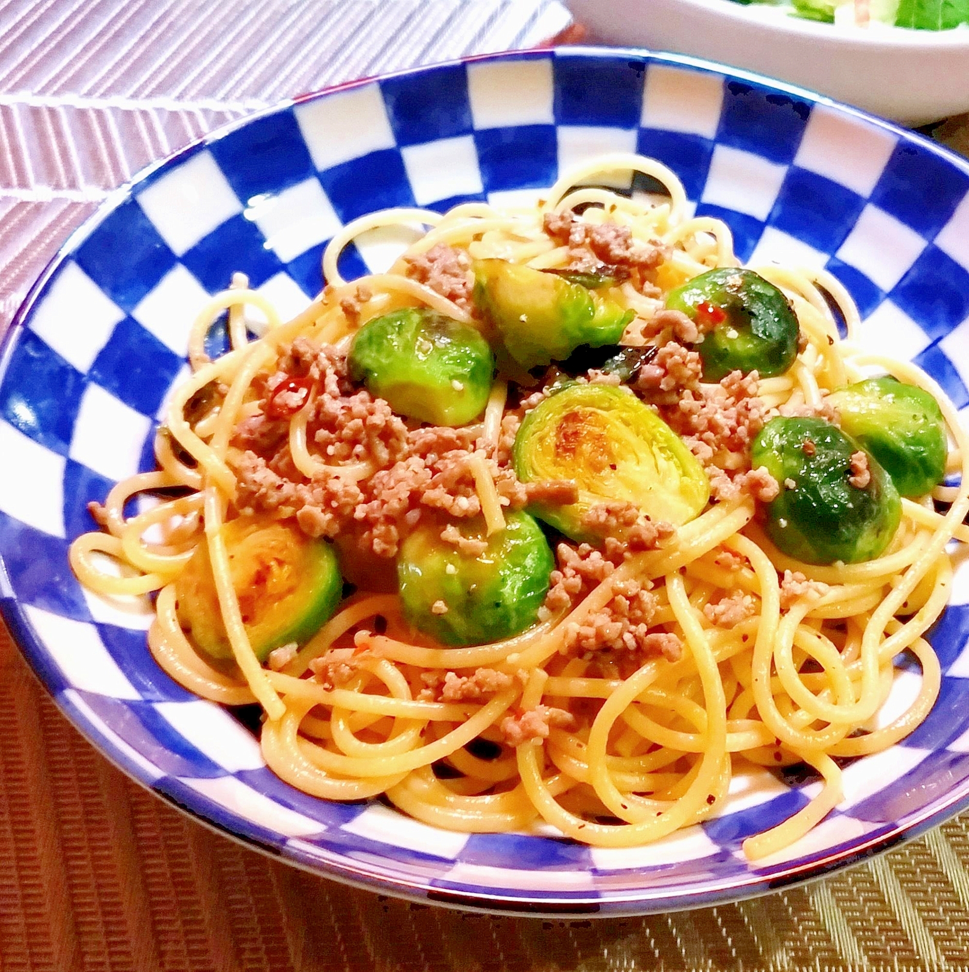 芽キャベツとひき肉の和風パスタ