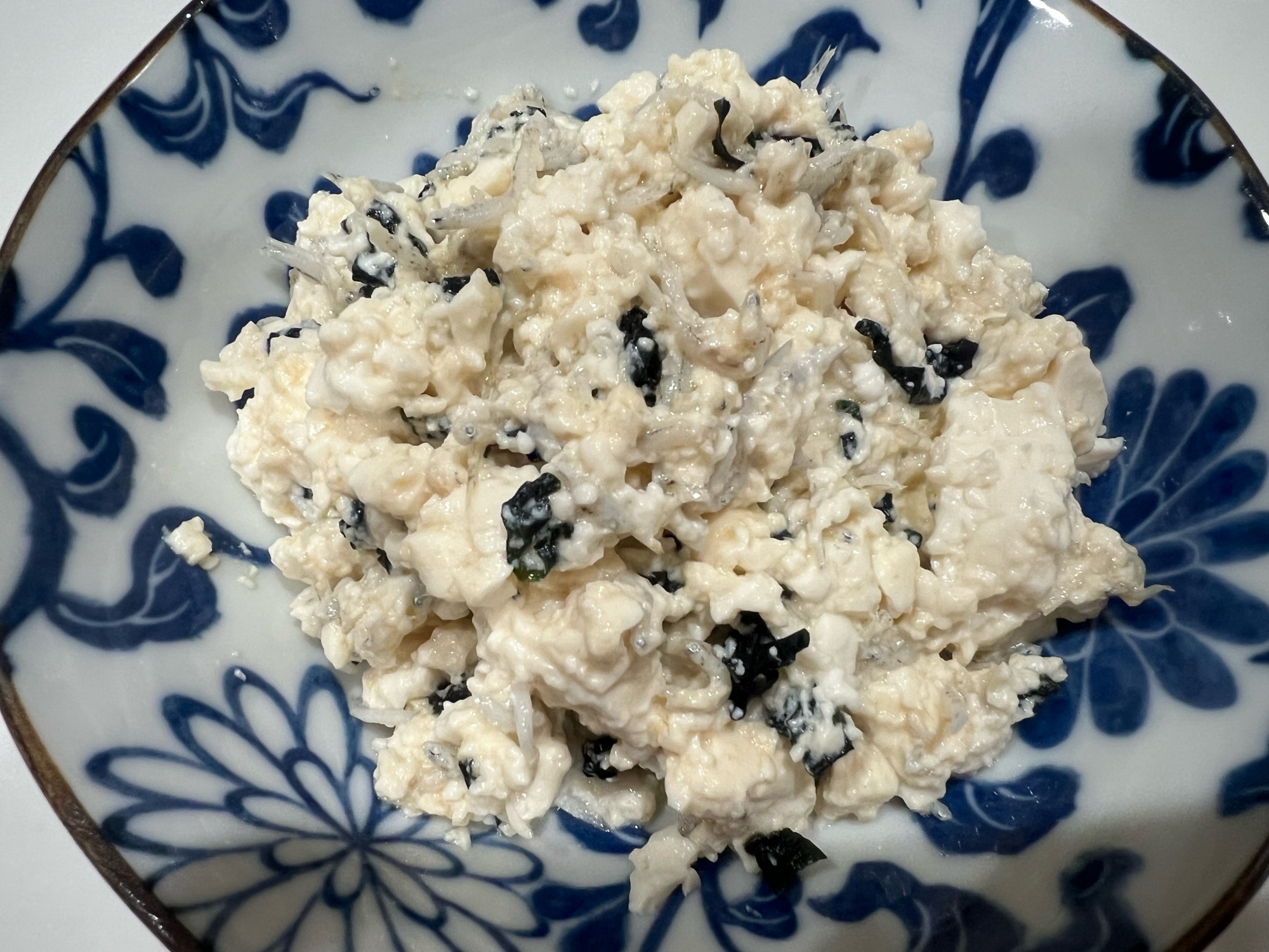 豆腐とわかめとしらすのサラダ