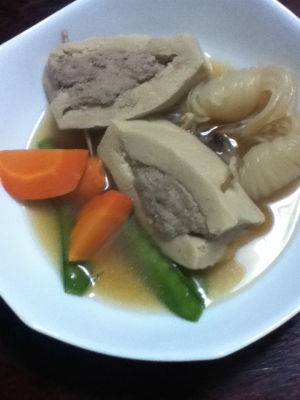 麺つゆの素de高野豆腐の肉詰めと白滝と野菜の煮物