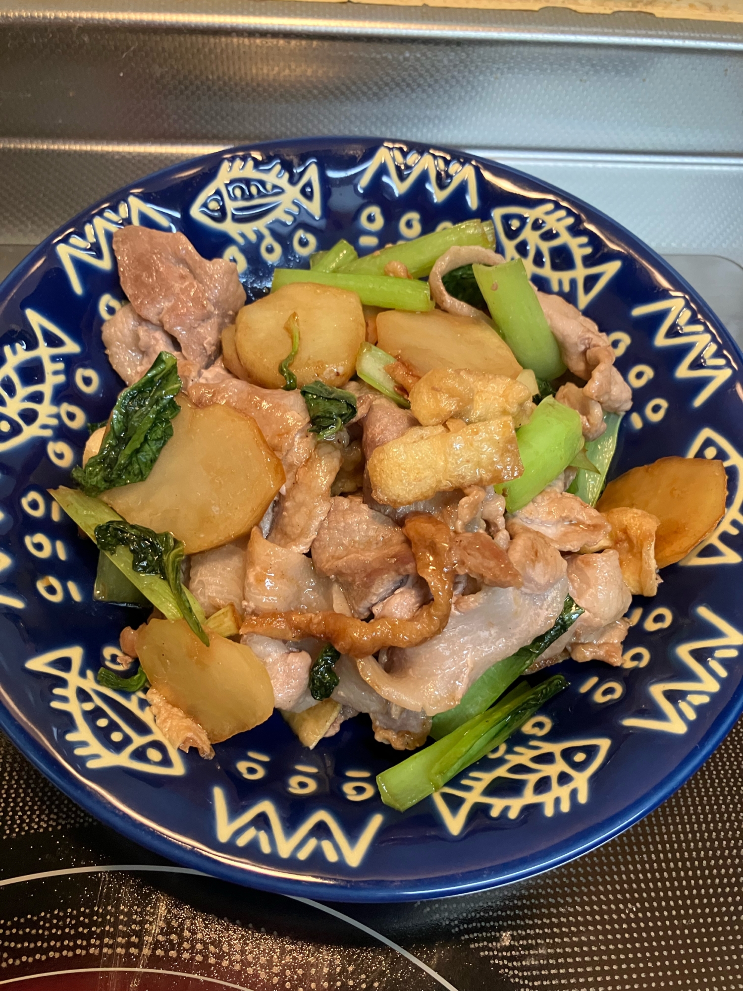 豚肉とジャガイモと油揚げと小松菜の甘辛炒め^_^