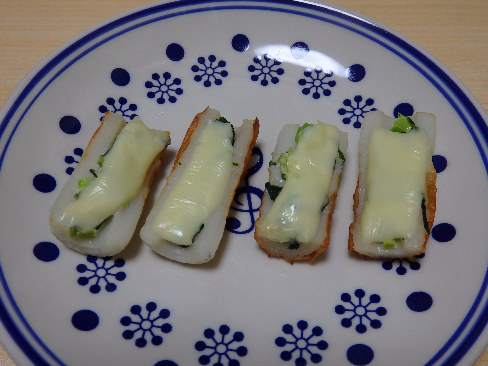 ちくわの小松菜とチーズ焼き♪お子さまも食べやすい☆