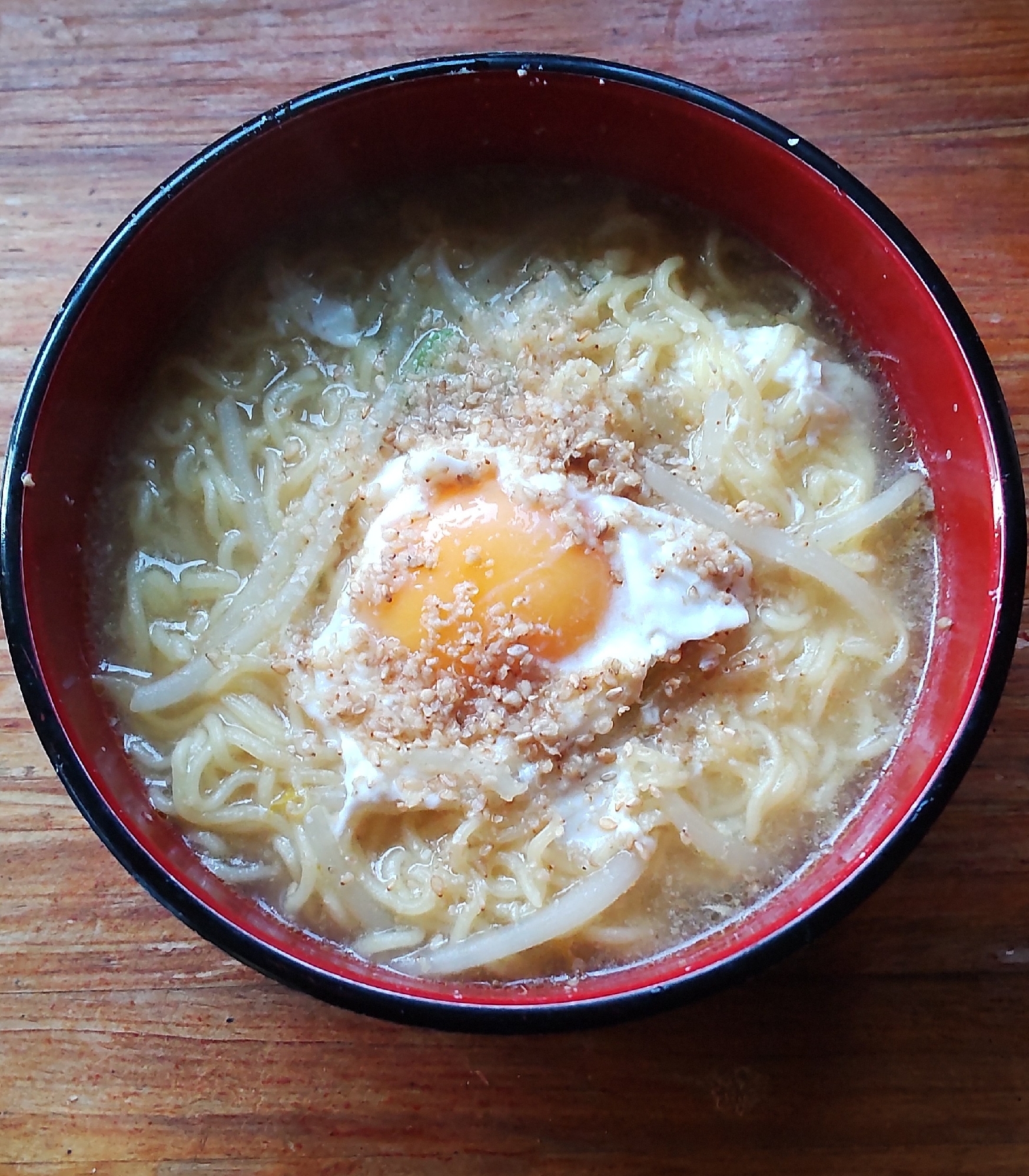 たまご入り、評判屋塩らーめん♪