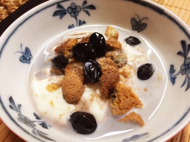 黒大豆煮と蕎麦ぼうろの和風ヨーグルト レシピ 作り方 By たかまさ 楽天レシピ