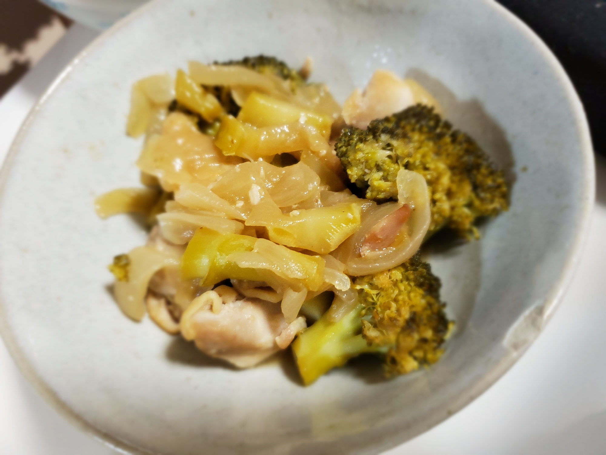 幼児食 鶏肉とブロッコリーの炒め物