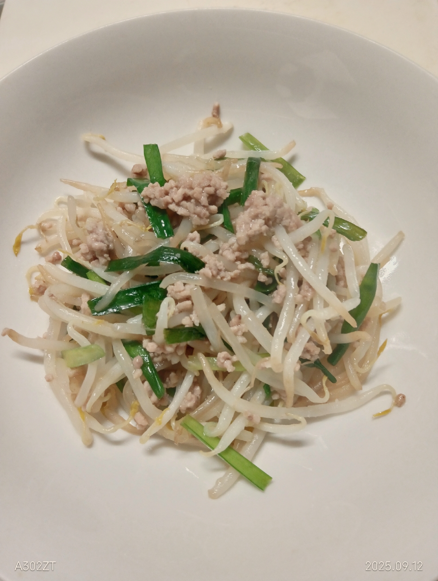 豚ひき肉とニラともやしのオイスター炒め