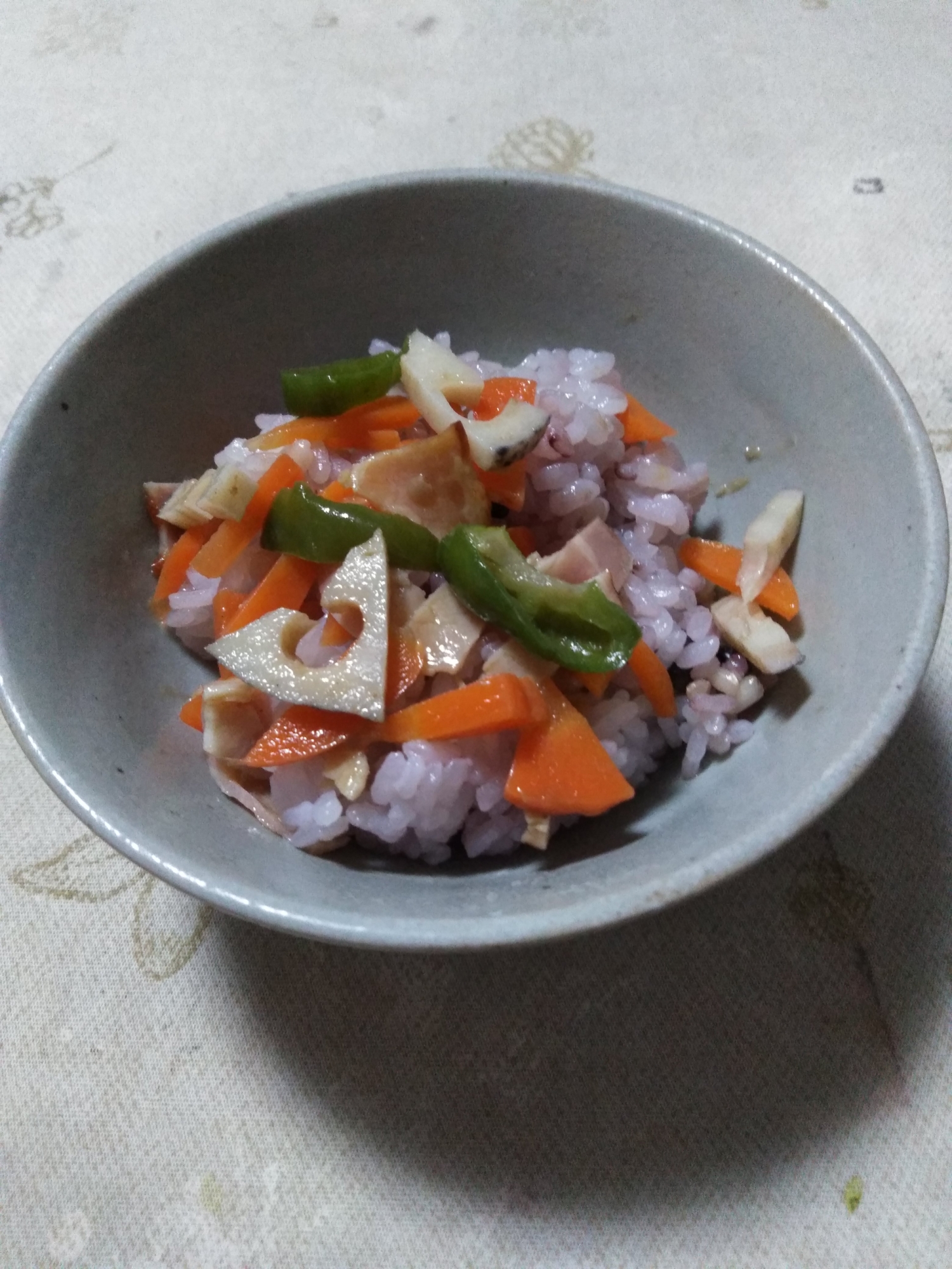 根菜とベーコンの混ぜご飯