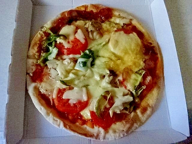 市販のピザをアレンジ トッピングたっぷりピザ レシピ 作り方 By Miminaomomo 楽天レシピ