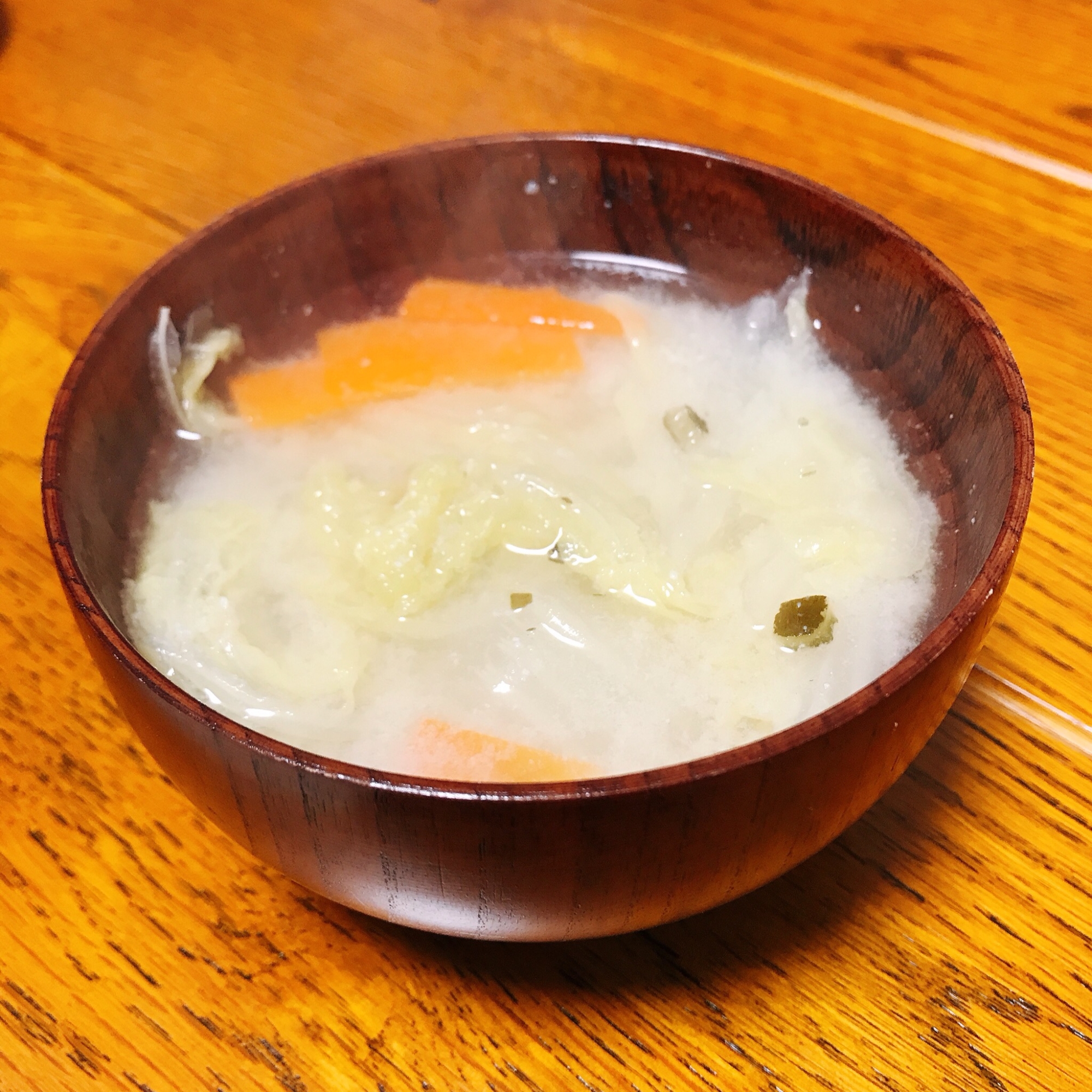 【ちょっとズボラ】白菜とにんじんの白味噌汁