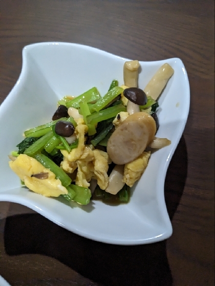 小松菜とウインナーと卵の炒め物