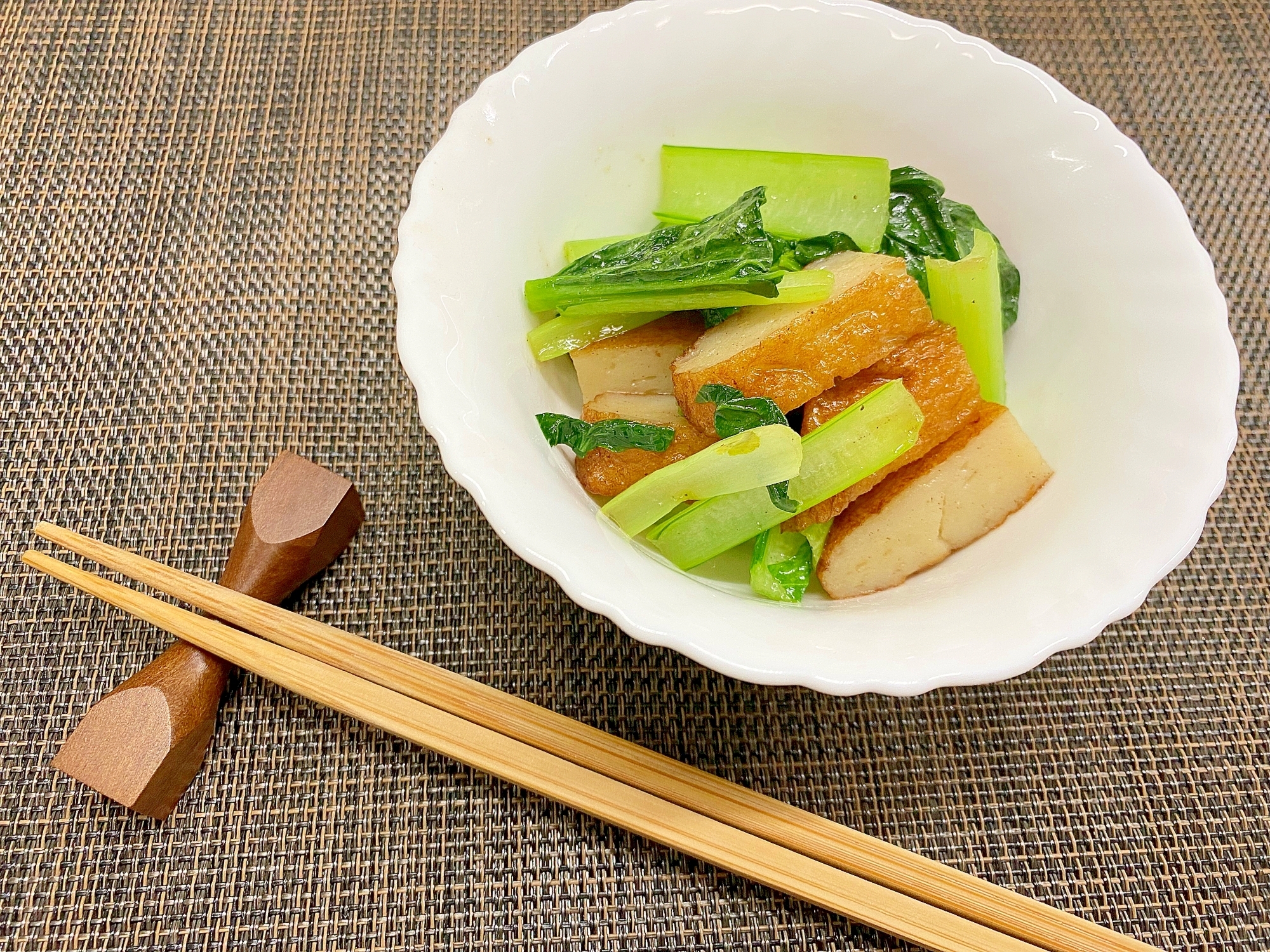 ５分でできる！小松菜とさつま揚げの炒め物！