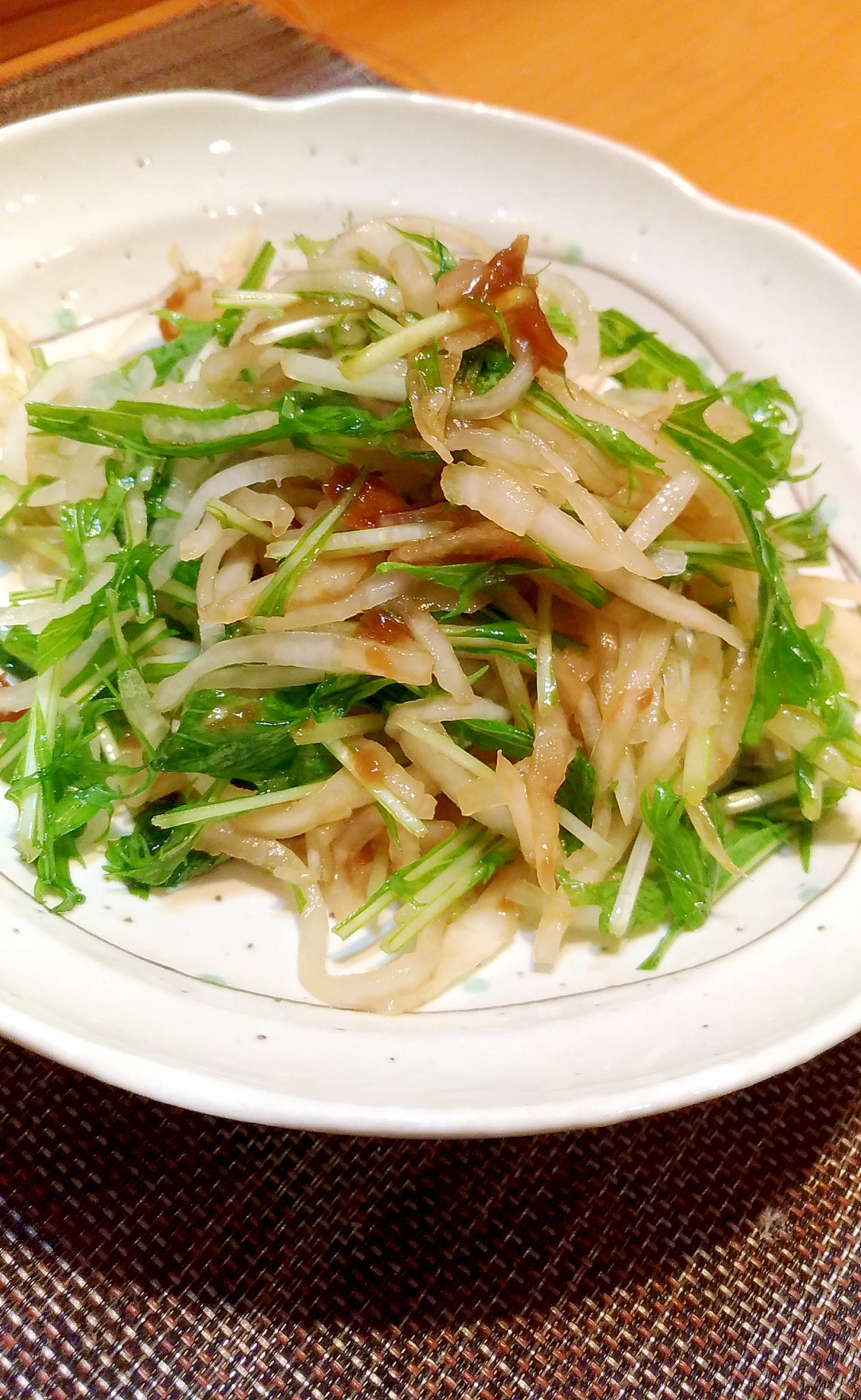 簡単☆シャキシャキ☆大根と水菜の梅ポン酢サラダ
