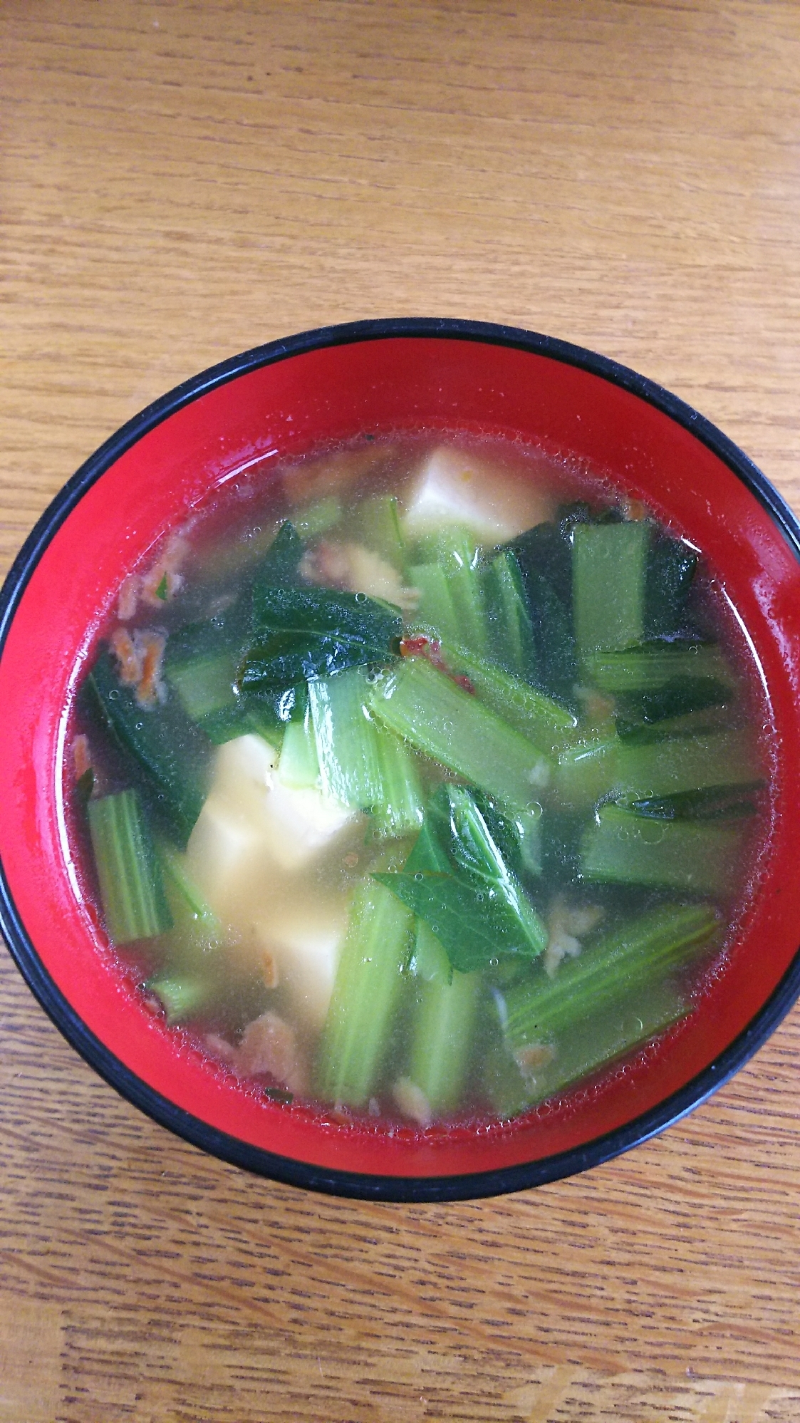 小松菜と豆腐とオニオンのダシダスープ