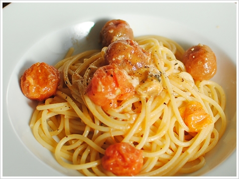 いろいろな種類のミニトマトを楽しむスパゲットーニ