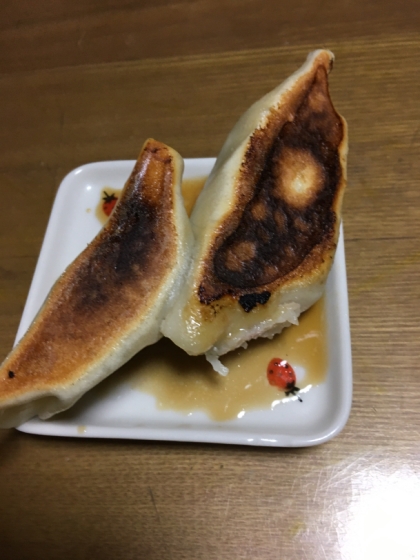 焦げたとこはパリパリで、モチモチの皮が美味しかったです！