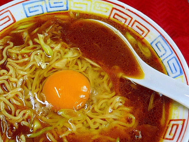 翌日のカレーで☆　「カレー卵ラーメン」