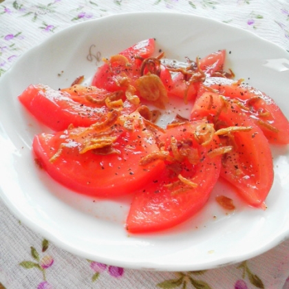 普通のトマトで作りました～♫
さっぱりだけど、香ばしくて、フライドオニオンがいい仕事しますね～＾＾*
簡単で美味しいって、ホント主婦の味方❢美味しくゴチ様❤