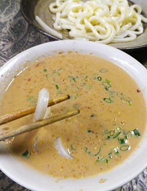 ピリ辛ゴマダレつけうどん