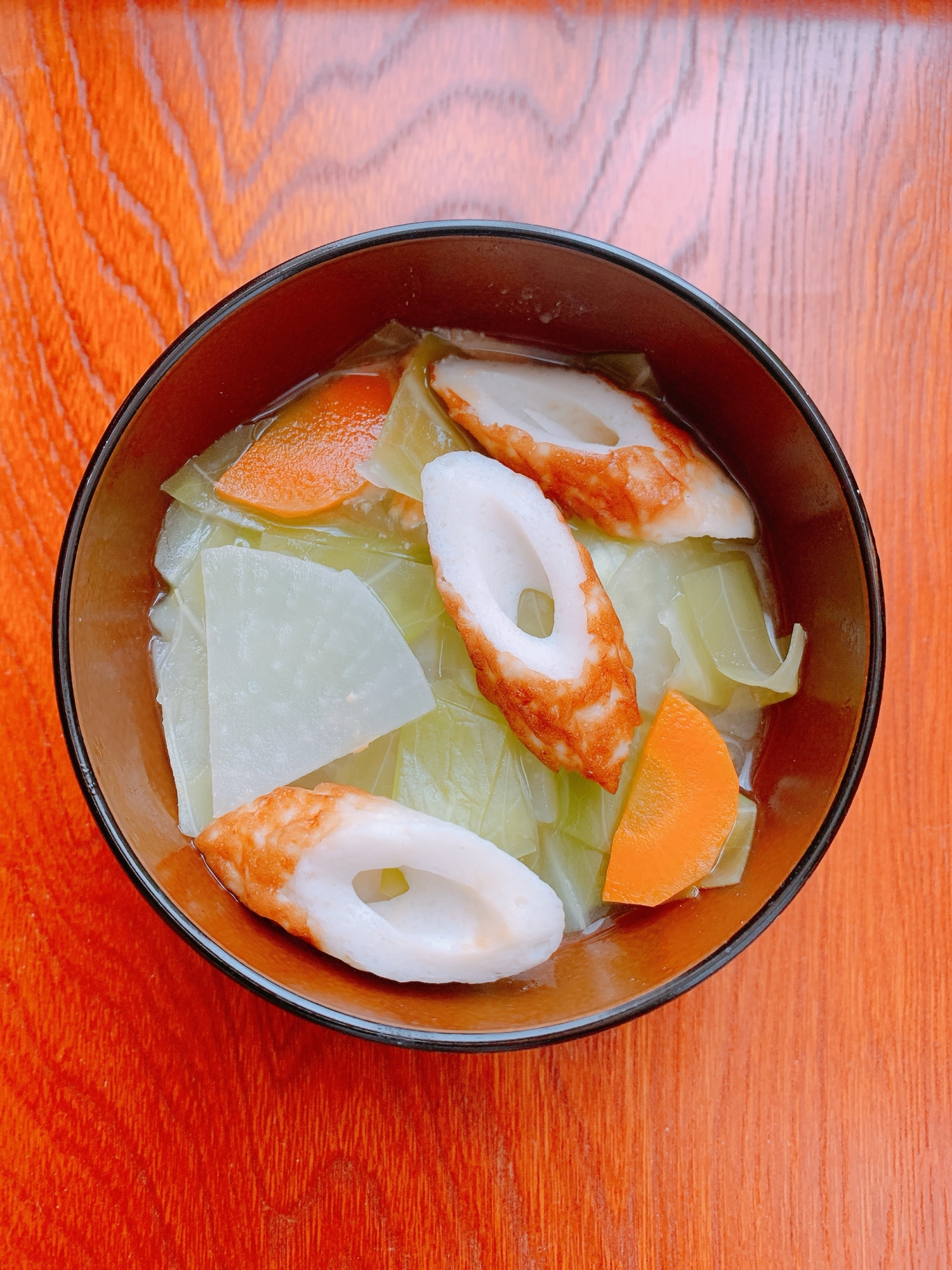 ちくわと野菜たっぷり味噌汁
