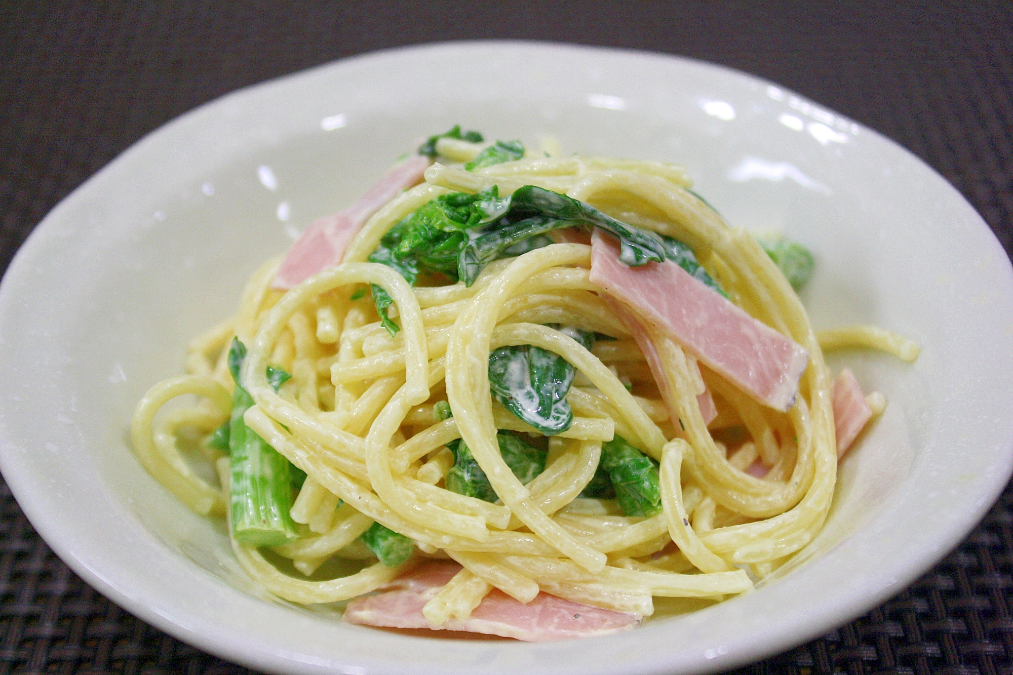 菜の花とハムのパスタサラダ