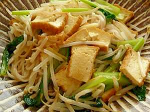 厚揚げと小松菜のアジア風米麺