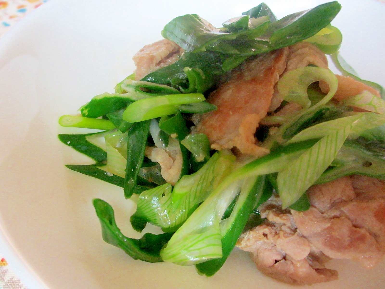 豚肉と葉玉ねぎの生姜醤油炒め