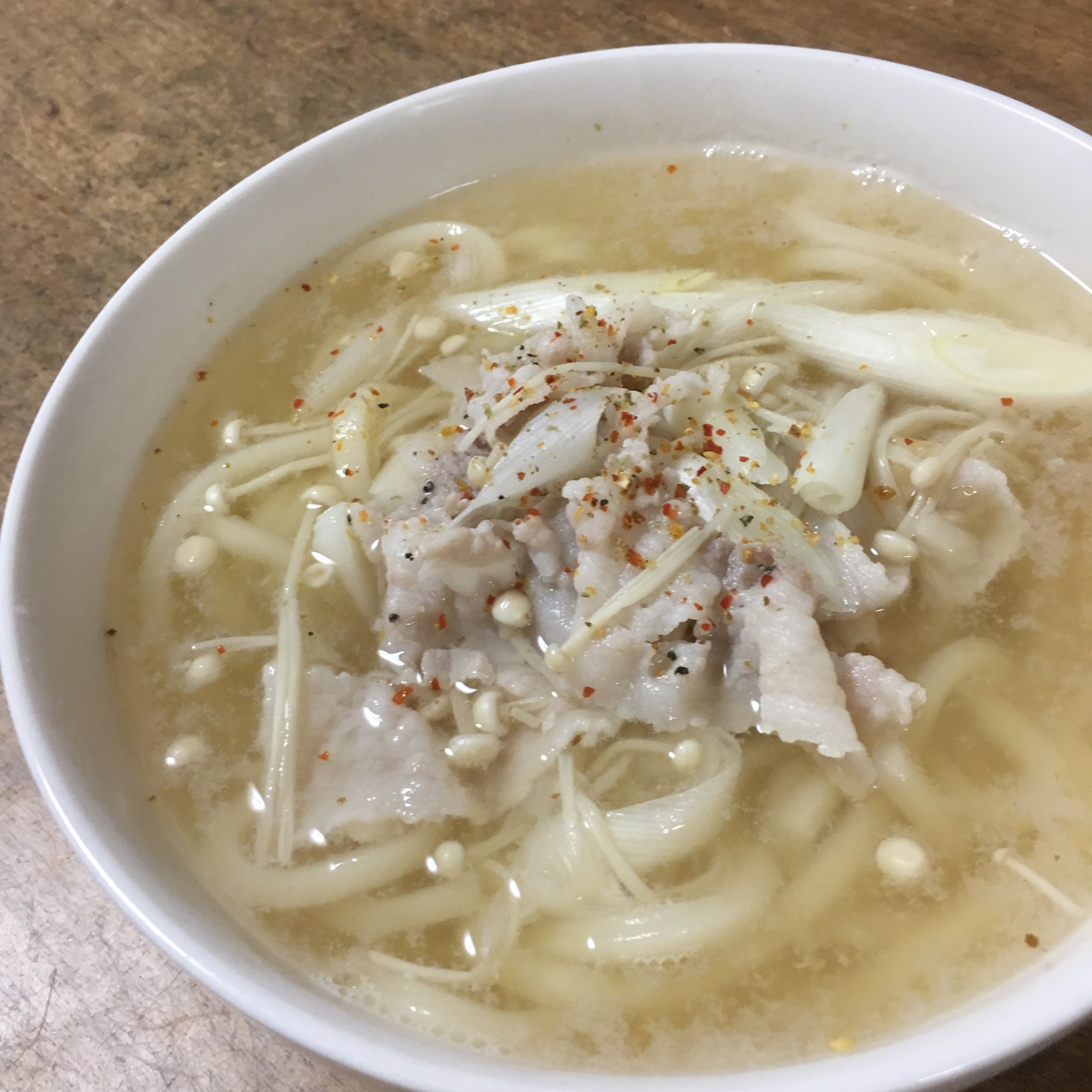 あご出汁の豚白ネギうどん