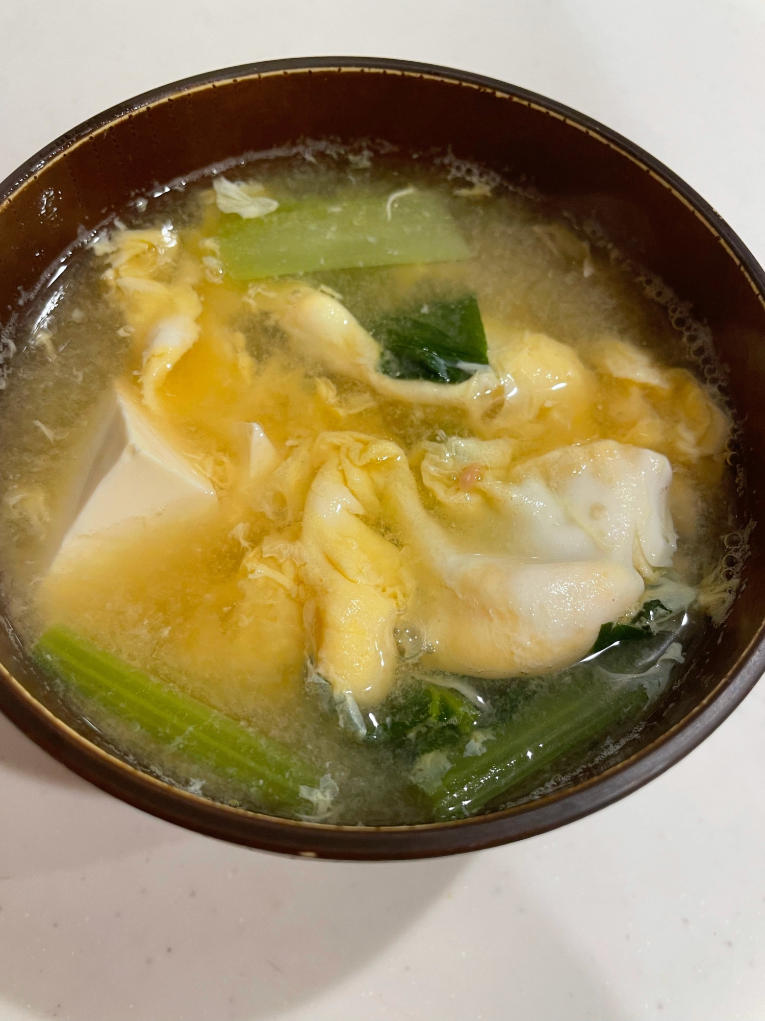 豆腐と小松菜のかきたま味噌汁