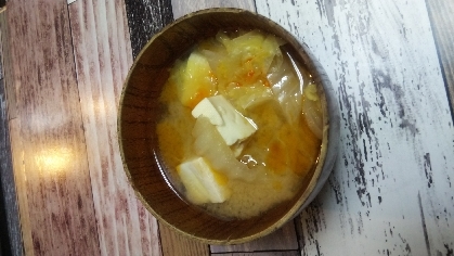 木綿豆腐と白菜のラー油味噌汁