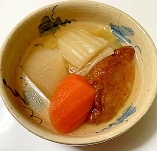 さつま揚げ・大根・にんじん・白菜のおでん風