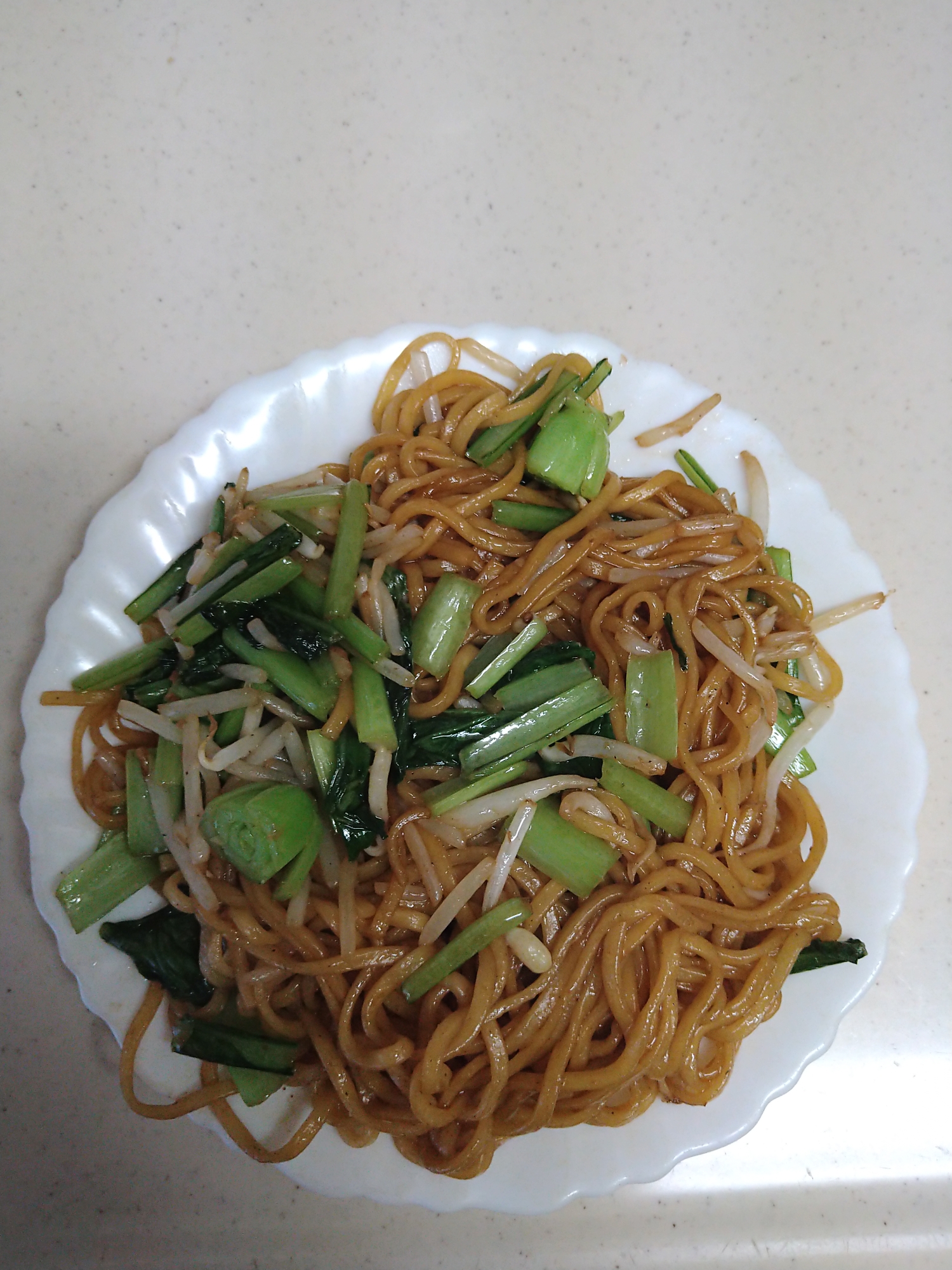 小松菜ともやしの焼きラーメン