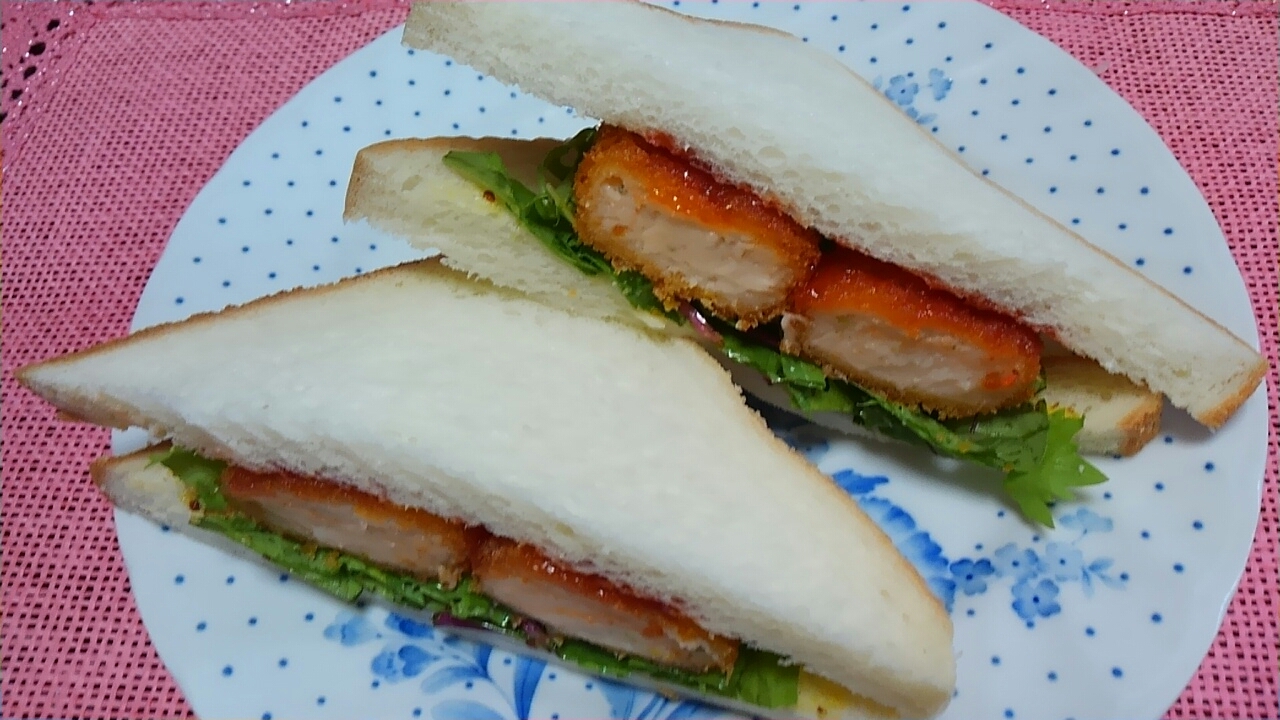 海老クリームコロッケとベビーリーフのサンドイッチ☆