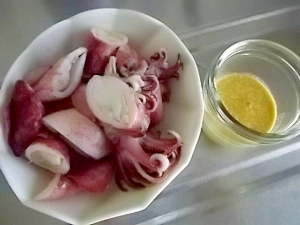 ボイルヤリイカ ショウガ醤油マヨソース レシピ 作り方 By きのこのみみ 楽天レシピ ボイルヤリイカ ショウガ醤油マヨソース レシピ 作り方 By きのこのみみ 楽天レシピ