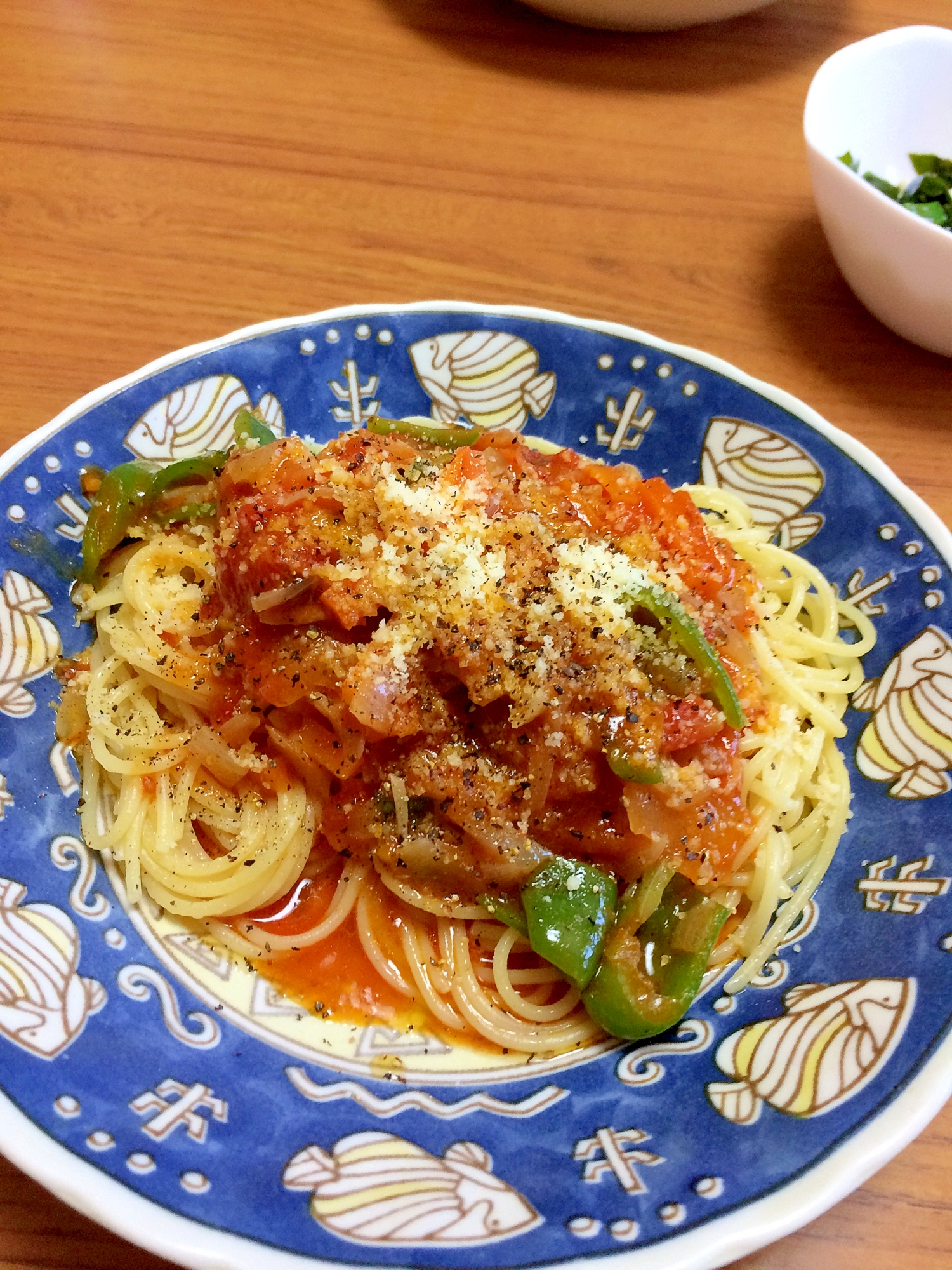 鶏肉とトマトのスープパスタ