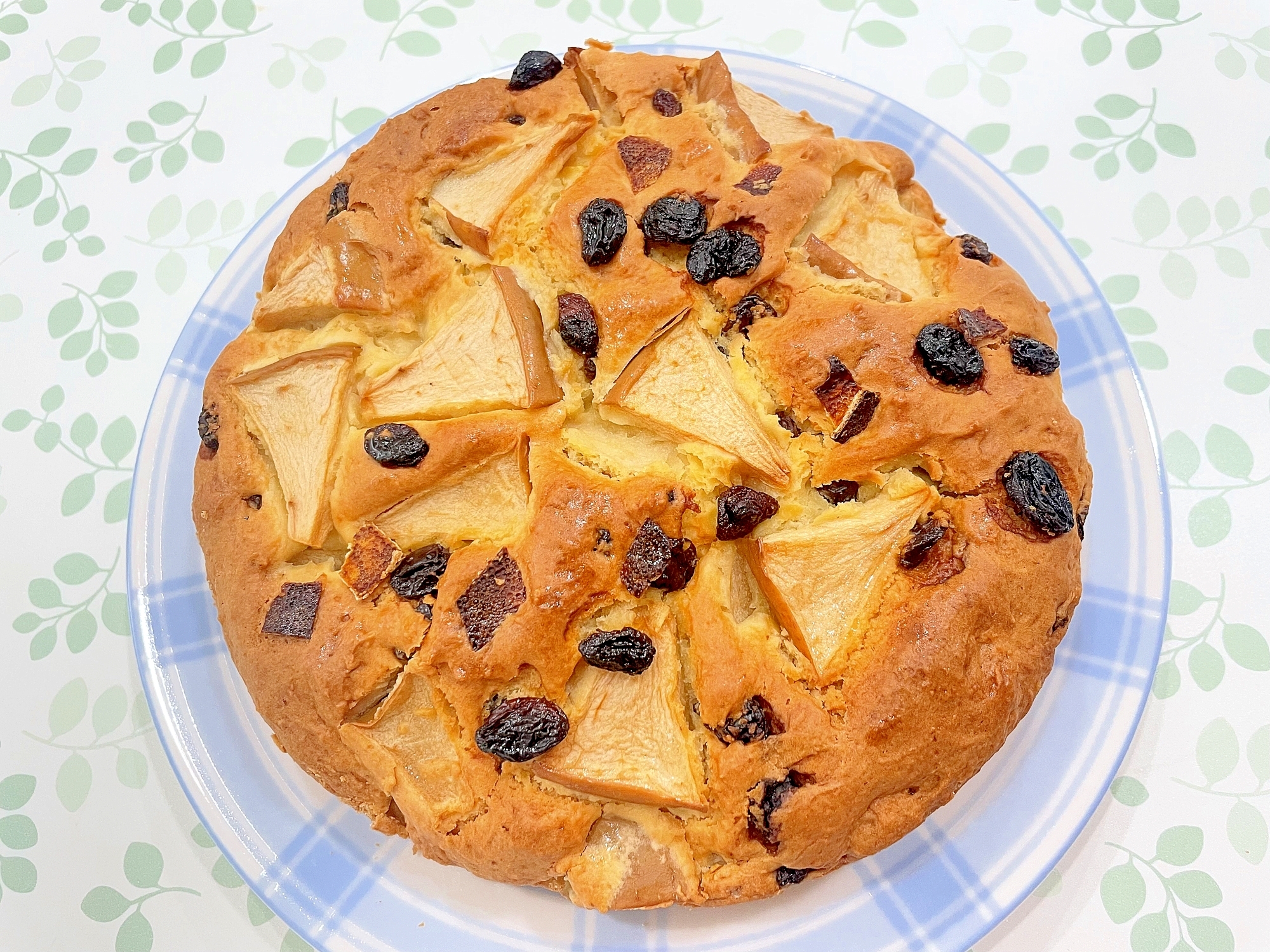 りんごとレーズンのケーキ