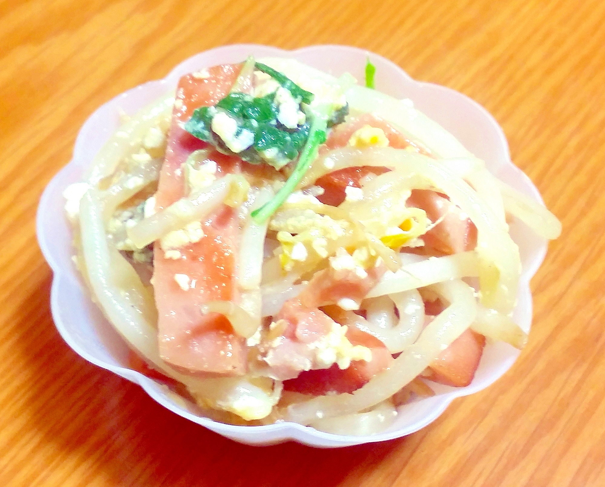 お弁当のおかずに☆簡単ハムともやしの炒め物